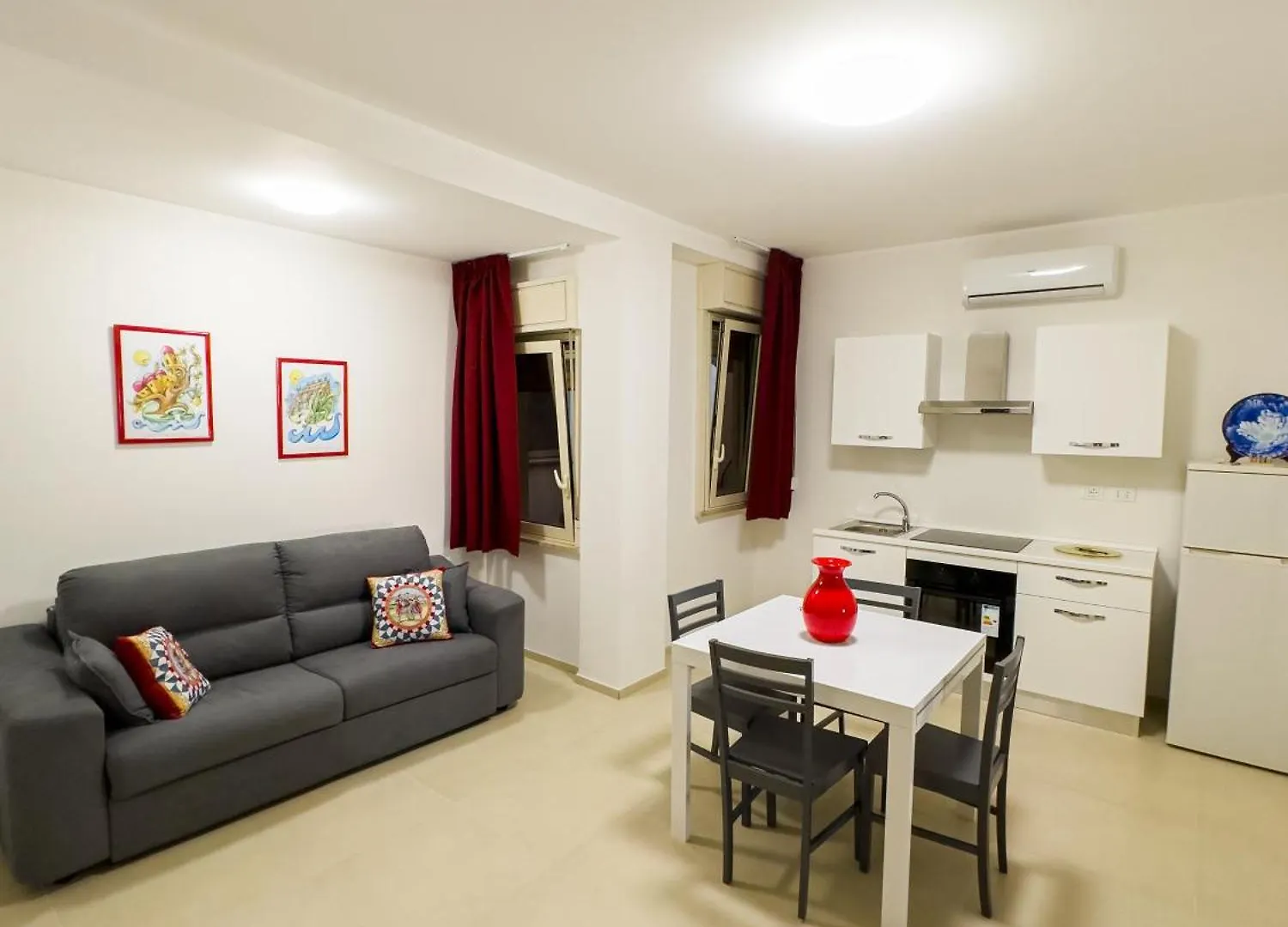 Un Passo Dal Porto Bed & Breakfast Palermo Italy